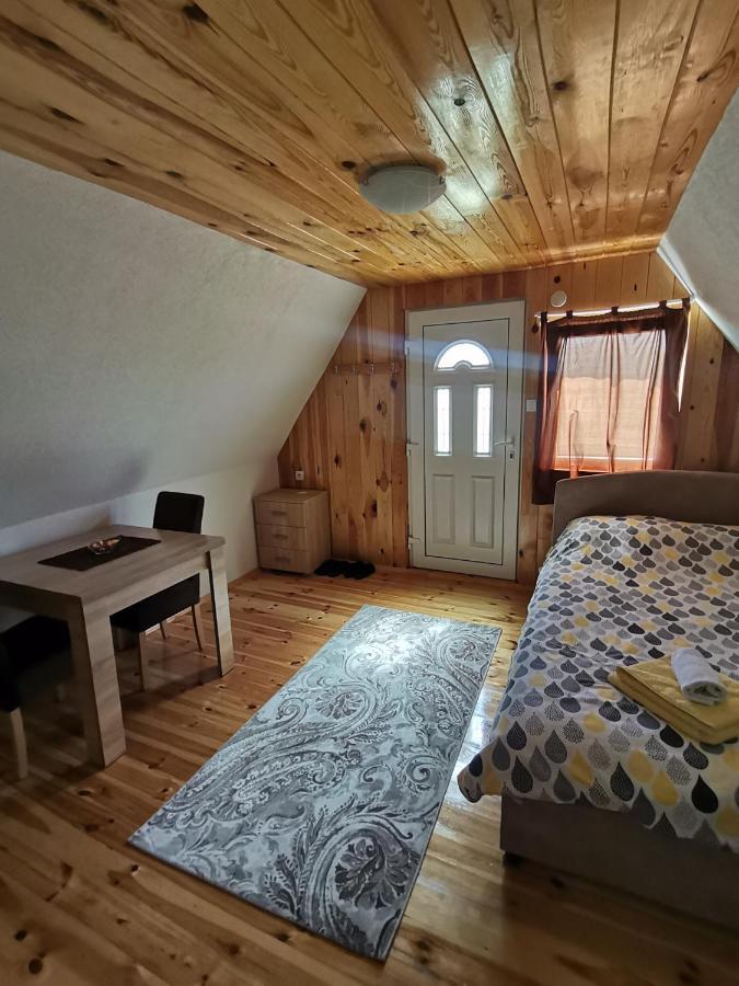 Village Cottage Жабляк Екстер'єр фото