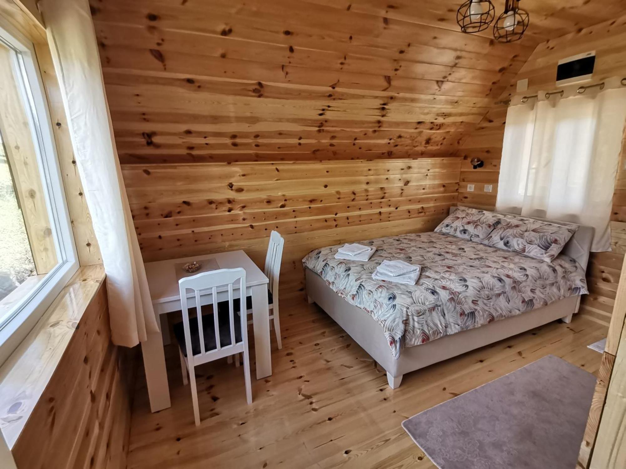 Village Cottage Жабляк Екстер'єр фото